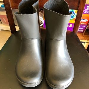 Boots Crocs black size 6
